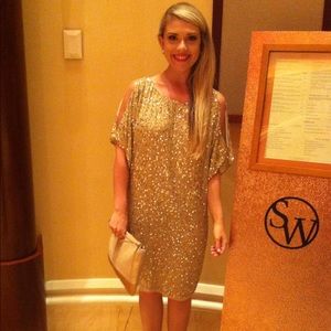 ✖️Aiden Mattox gold sequin open-shoulder dress